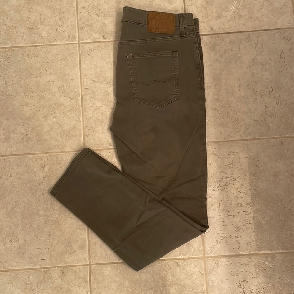 American Eagle Chinos